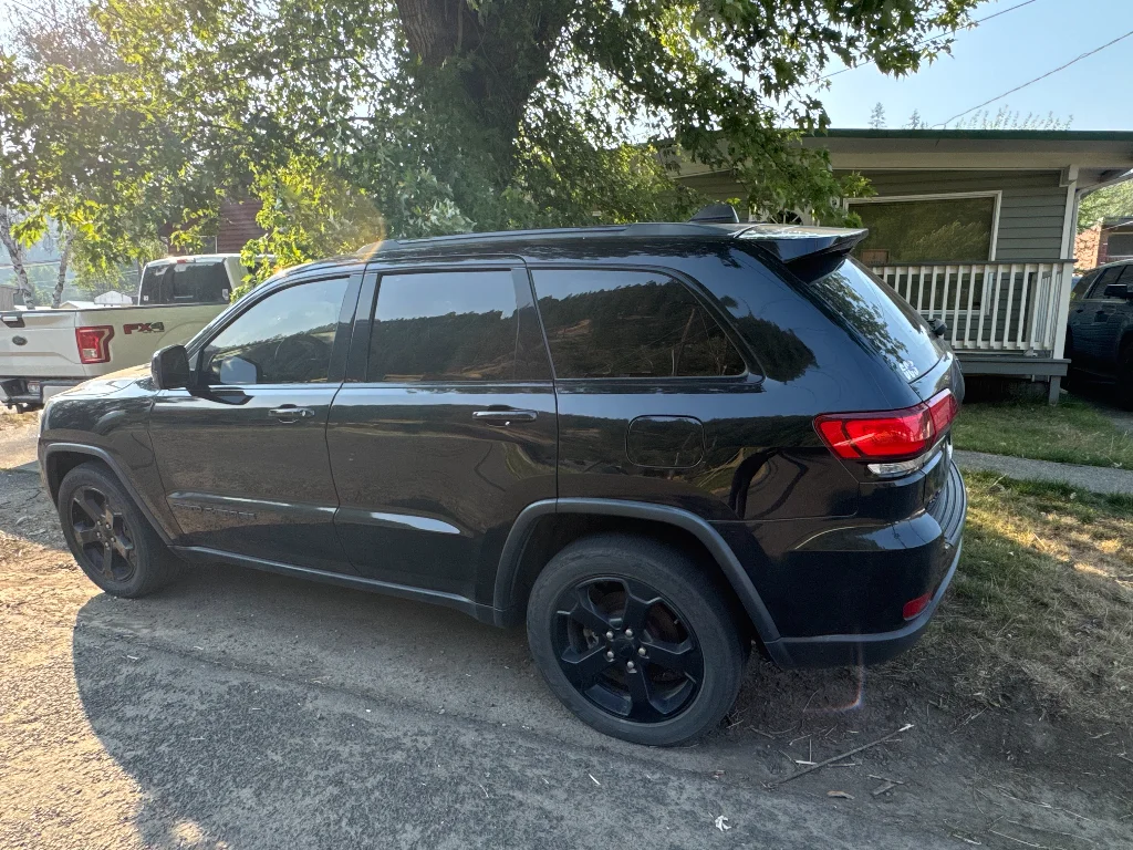Used 2018 Diamond Black Jeep Upland image 6