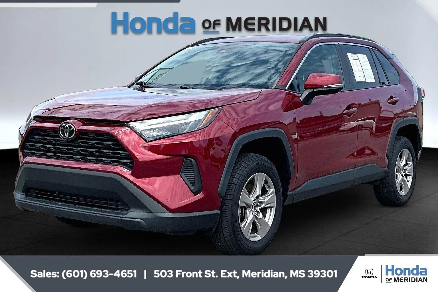 2022 Toyota RAV4 XLE - Photo 10
