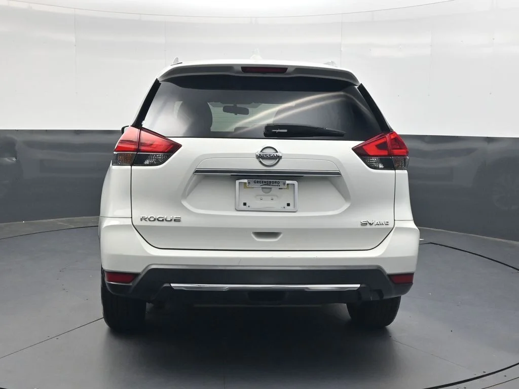 Used 2018 Glacier White Nissan SV image 5