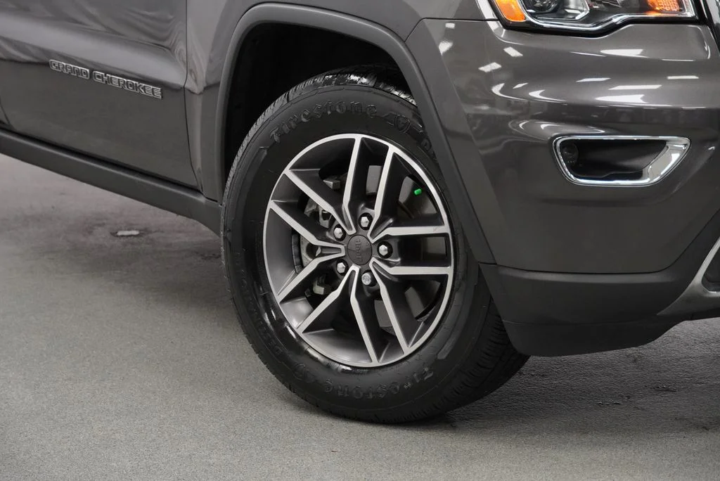 Used 2021 Gray Jeep Limited image 6