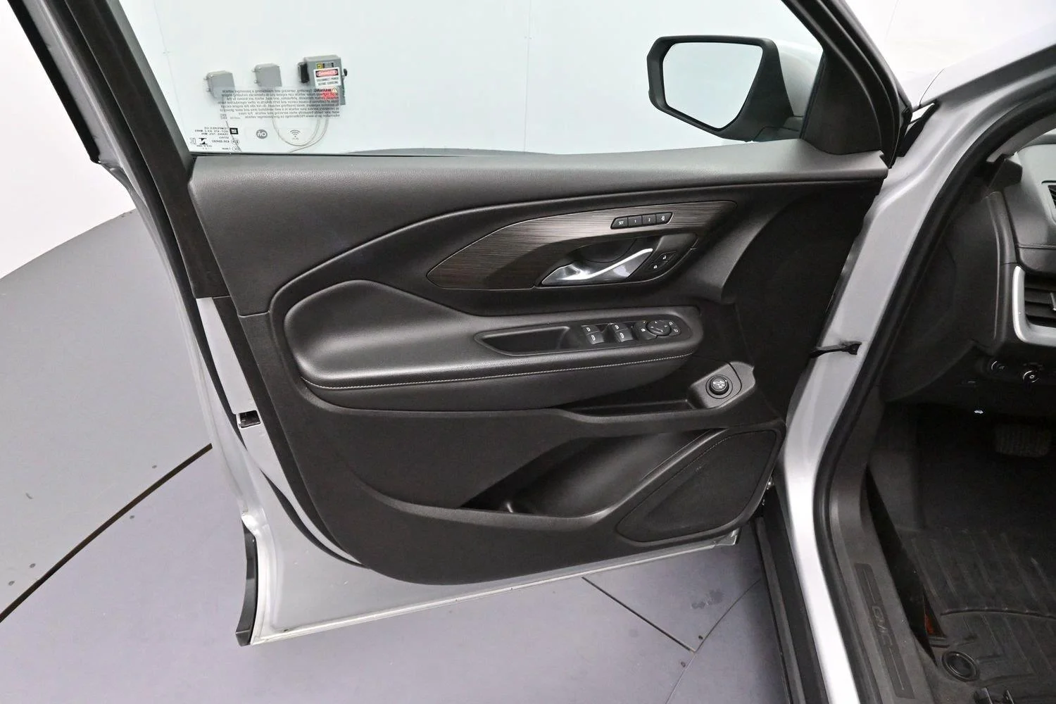 Used 2022 QUICKSILVER METALLIC GMC SLT image 9