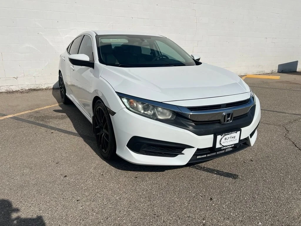 Used 2018  Honda LX image 8