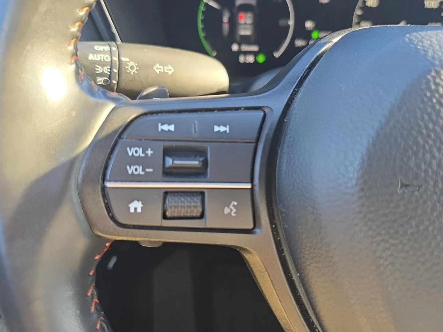 Used 2024 Platinum White Pearl Honda Sport-L image 16