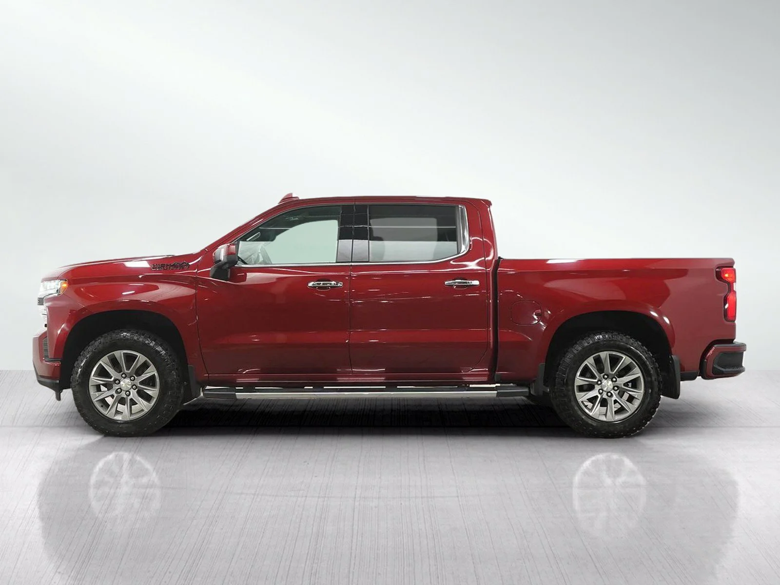 Used 2019 Chevrolet Silverado 1500 High Country with VIN 1GCUYHED3KZ425585 for sale in Wayzata, Minnesota