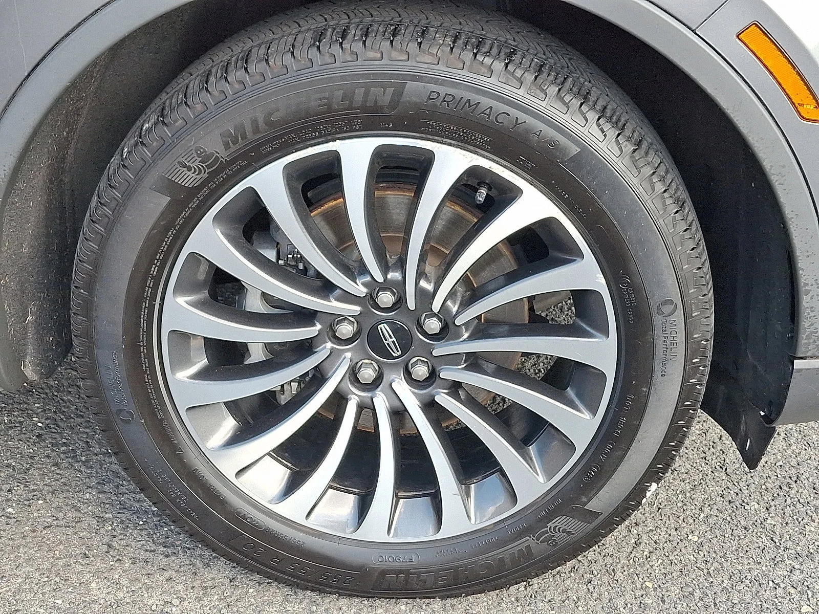 Used 2023 GRAY Lincoln Standard image 9
