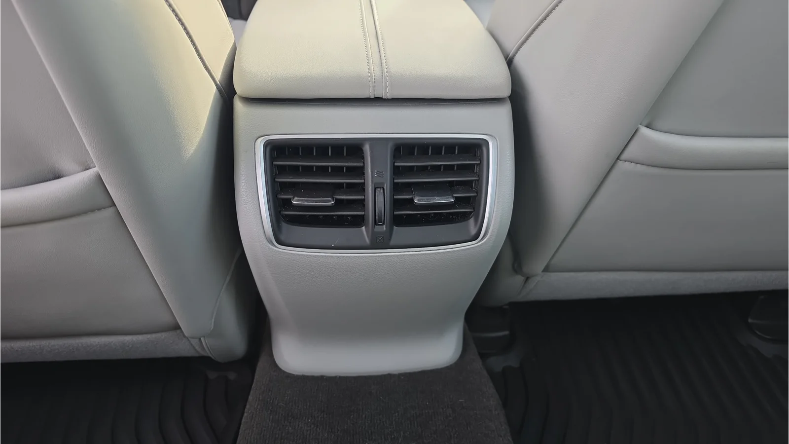 Used 2015 White Acura Tech image 18