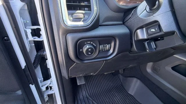 New 2026 Bright White Clear-Coat Exterior Paint RAM Laramie image 33