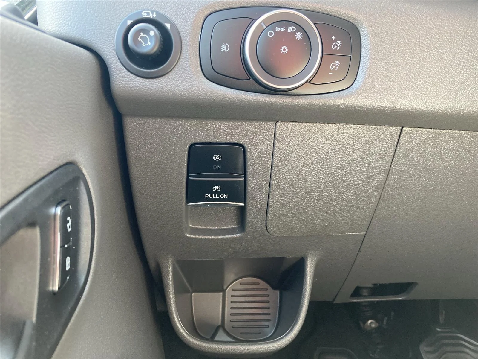 Used 2024 Oxford White Ford 350 XLT image 20