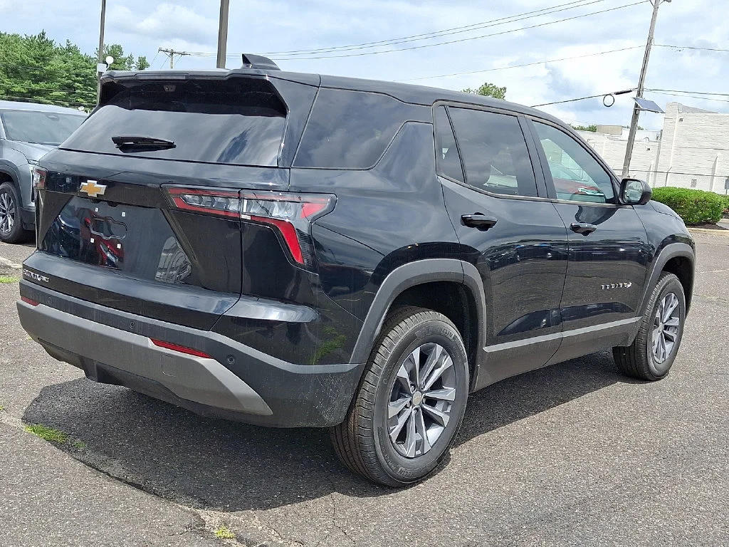 New 2026 Mosaic Black Metallic Chevrolet LT image 8