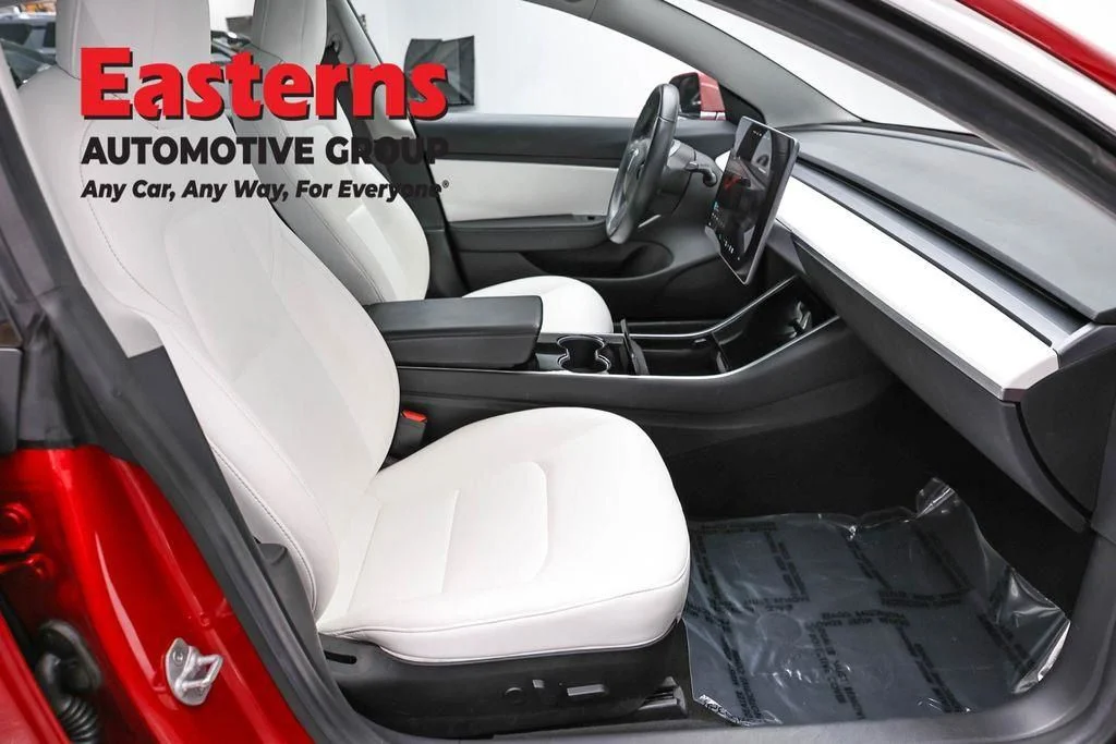 Used 2018 Red Tesla Long Range image 19
