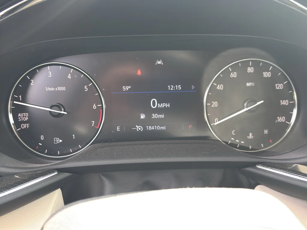 Used 2023 Summit White Buick Preferred image 9
