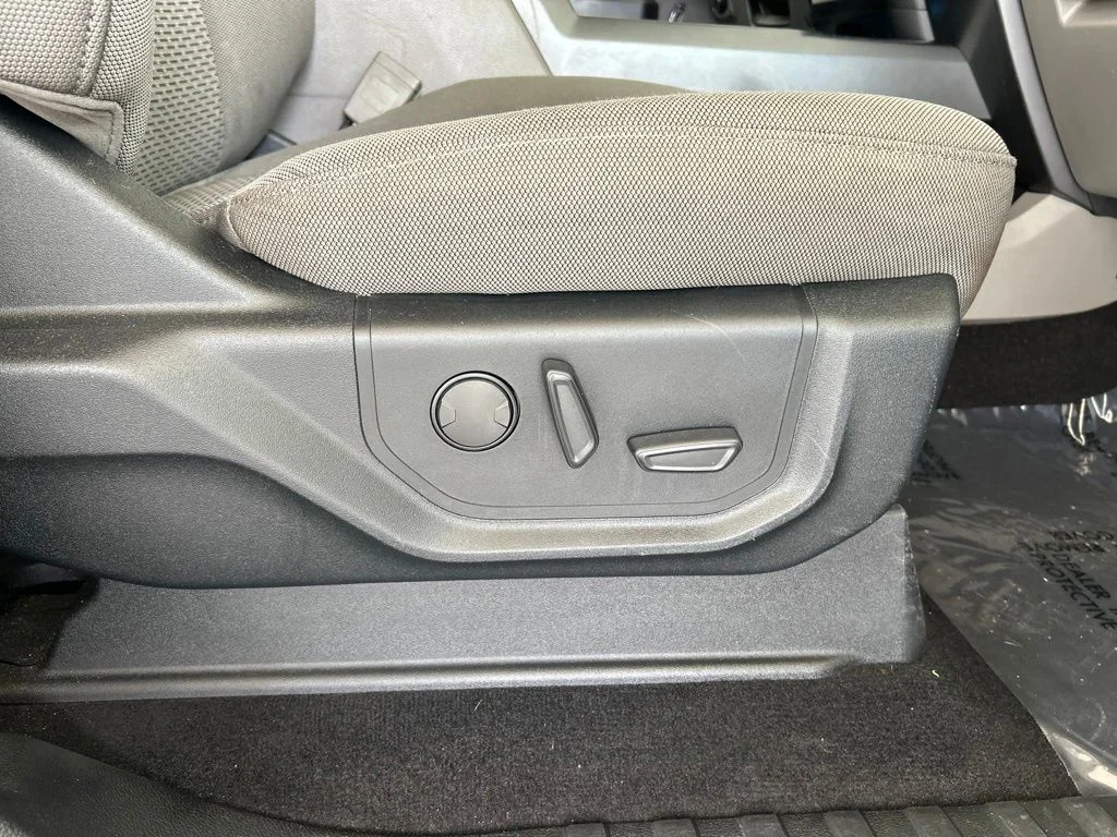 Used 2019 Black Ford XLT image 29