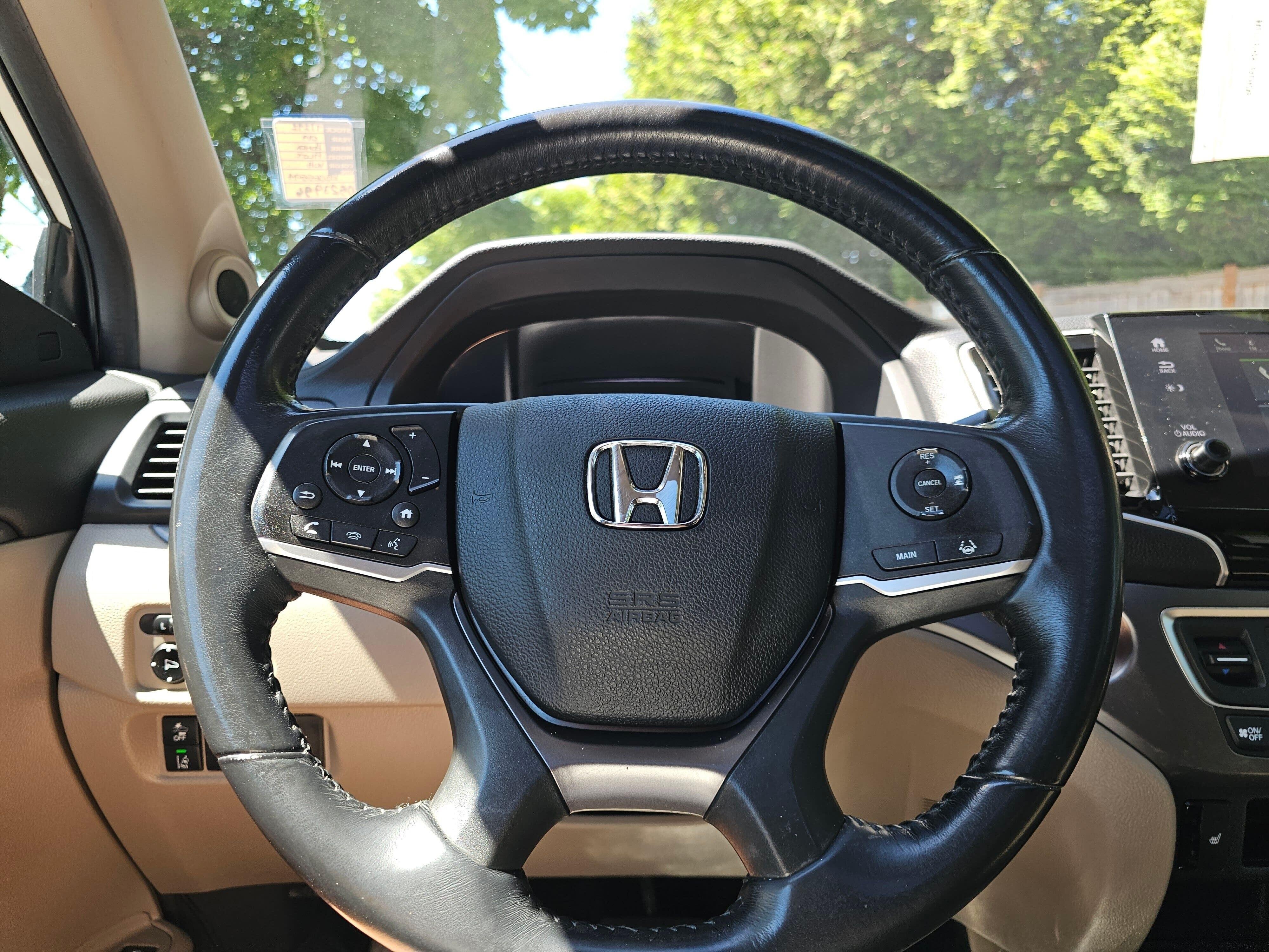 Used 2019 White Diamond Pearl Honda EX-L image 28