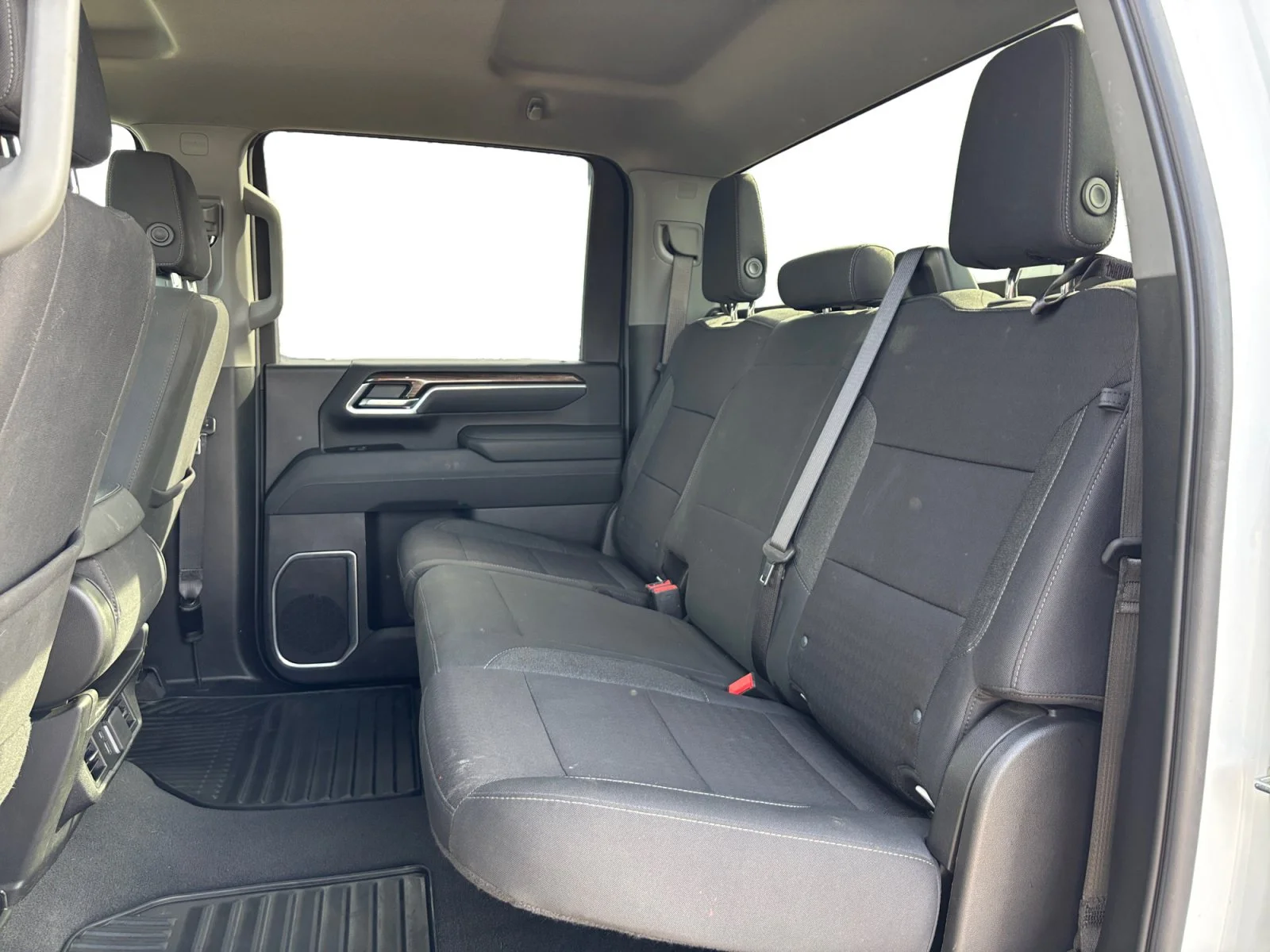 Used 2025 Summit White Chevrolet LT image 16