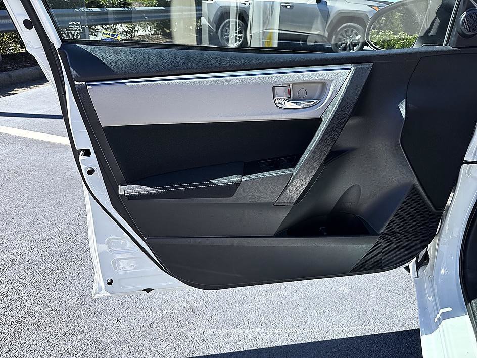 Used 2016 Super White Toyota LE image 9