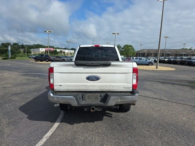 Used 2019 White Ford XL image 4