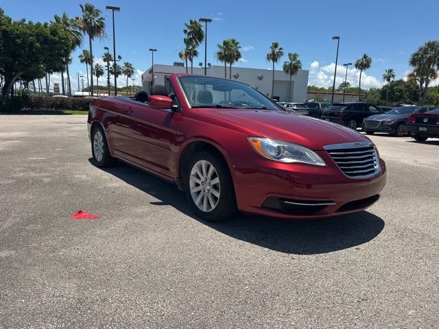 2013 Chrysler 200 Touring Convertible's photo