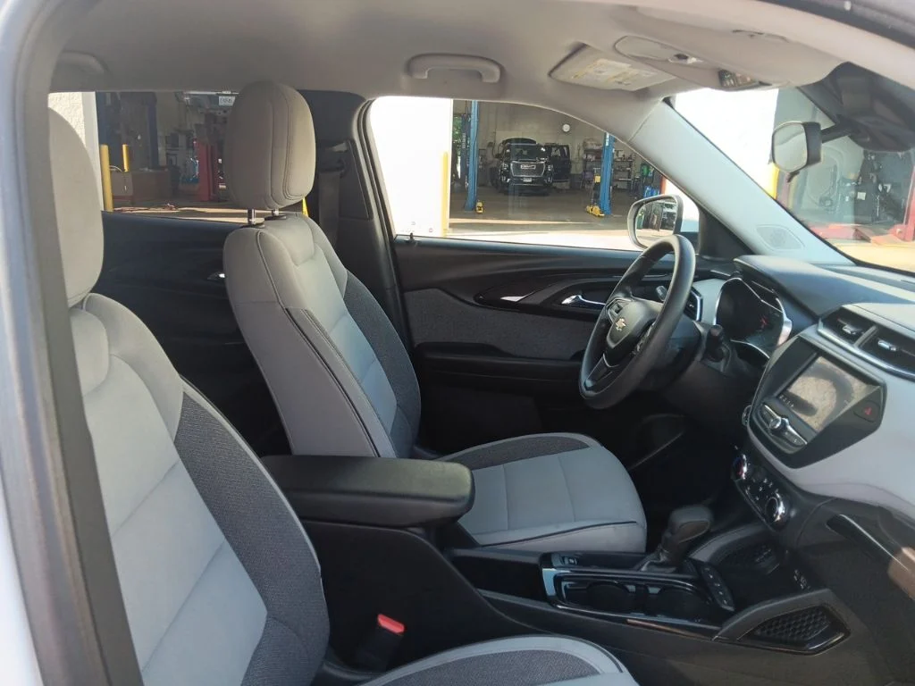 Used 2021 Summit White Chevrolet LT image 35