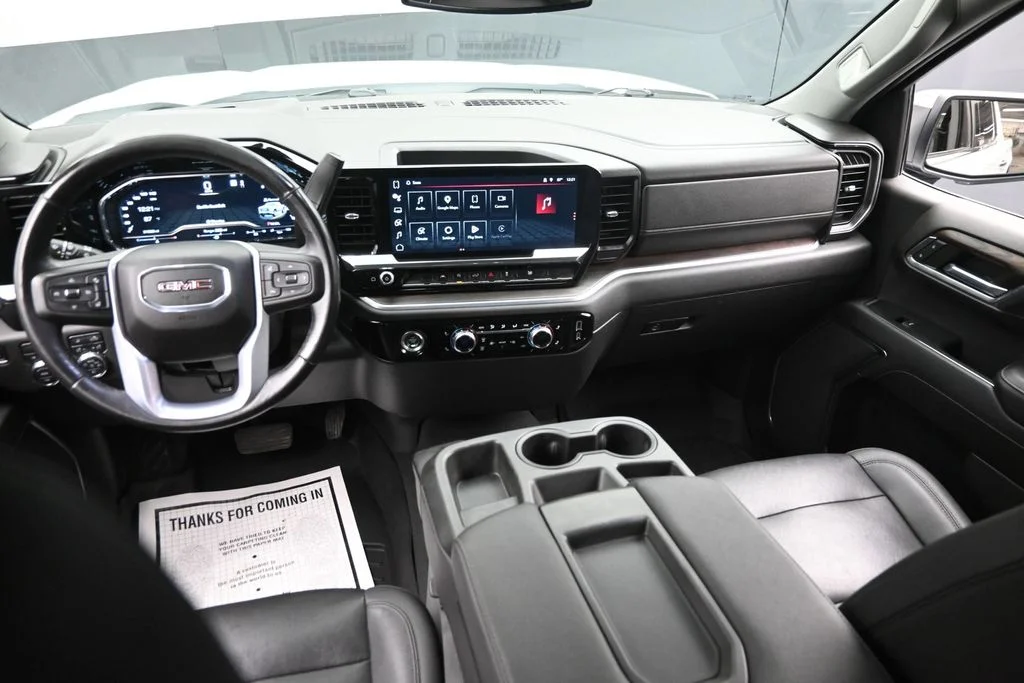 Used 2022 White GMC SLT image 15