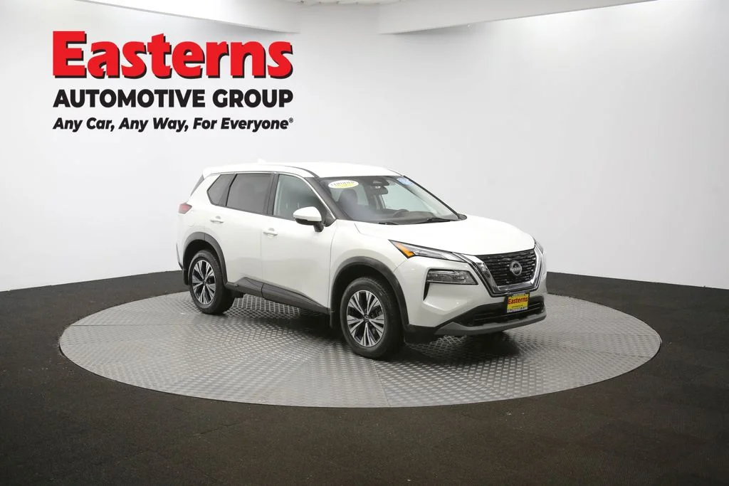Used 2022 White Nissan SV image 47