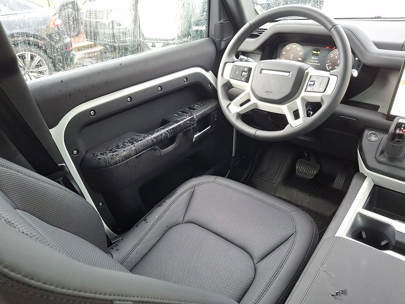 Certified Used 2025 Fuji White - 1AA Land Rover 110 P400 S image 15