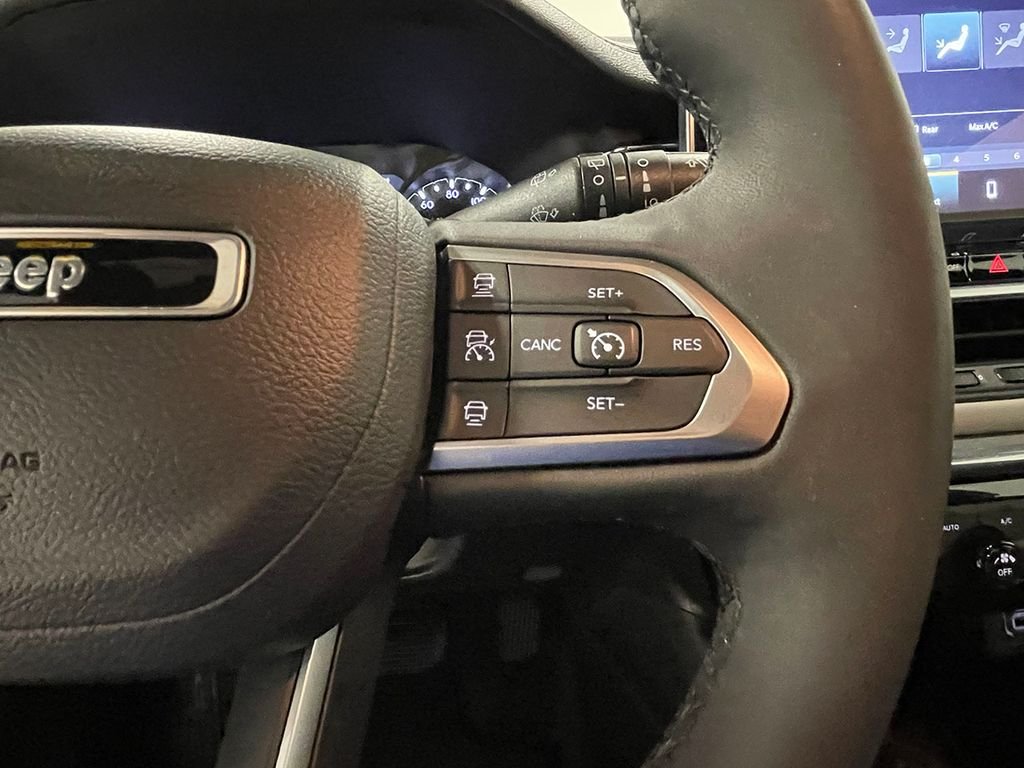 Used 2023 White Jeep Limited image 35