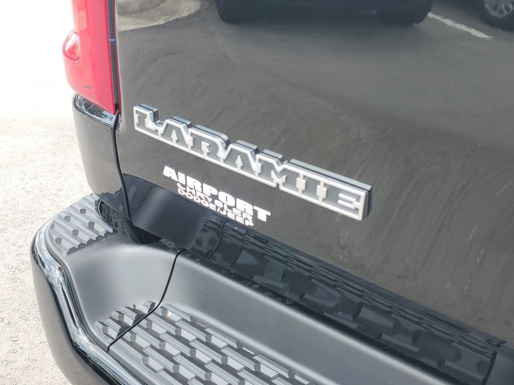 New 2026 Diamond Black Crystal Pearl-Coat Exterior Paint RAM Laramie image 5
