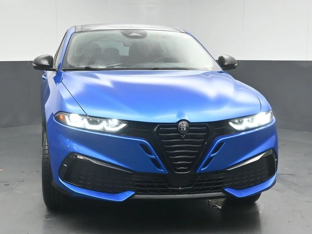 New 2026 Misano Blue Metallic Exterior Paint Alfa Romeo Base image 2