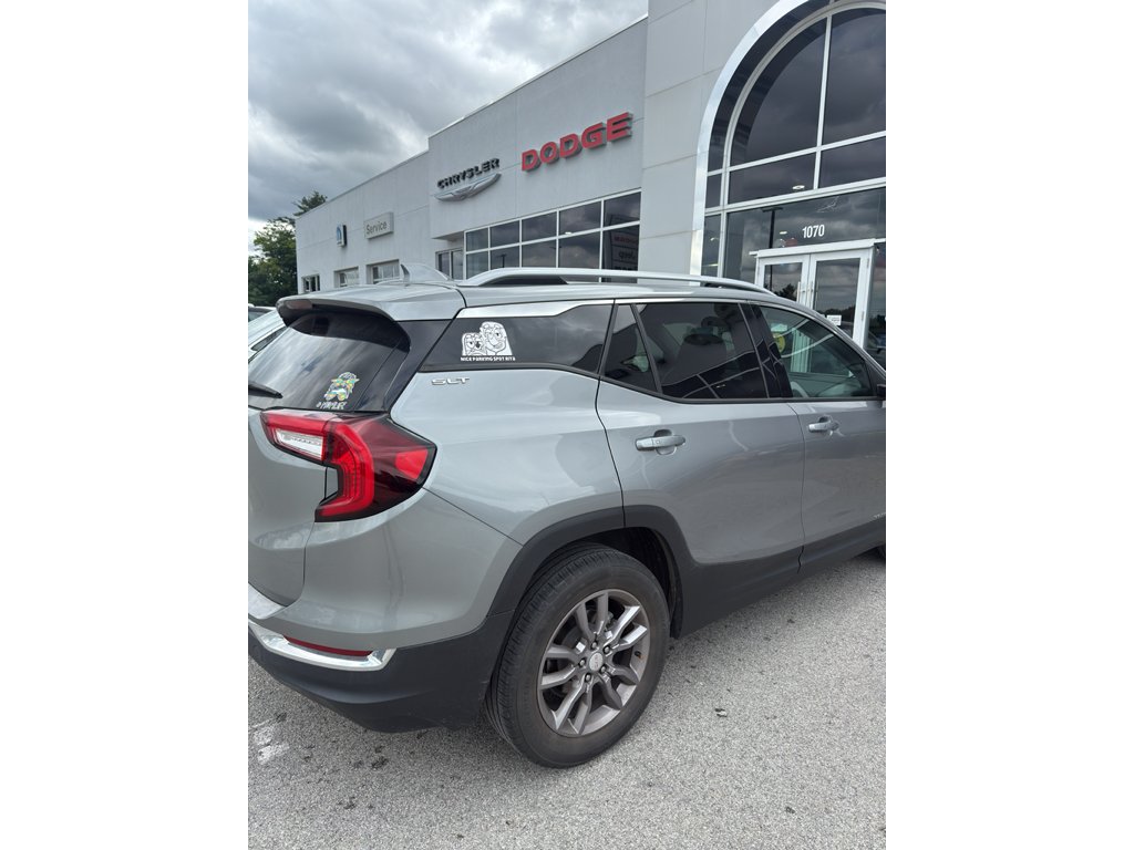 Used 2023 Sterling Metallic GMC SLT image 3
