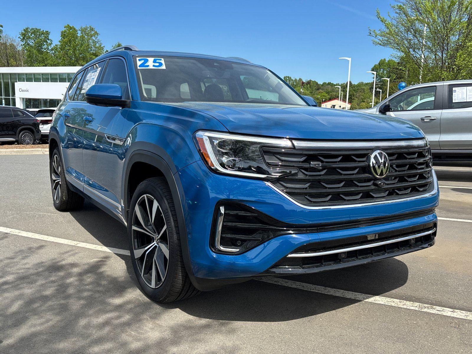 2025 Volkswagen Atlas SEL Premium R-Line - Photo 7
