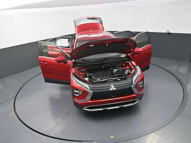 Used 2024  Mitsubishi SE image 33