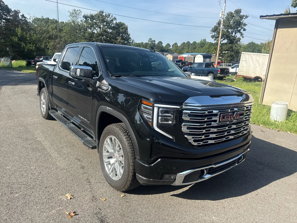 Used 2025 Onyx Black GMC Denali image 2