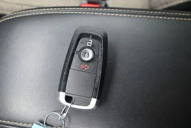 Certified Used 2025 Oxford White Ford Big Bend image 15