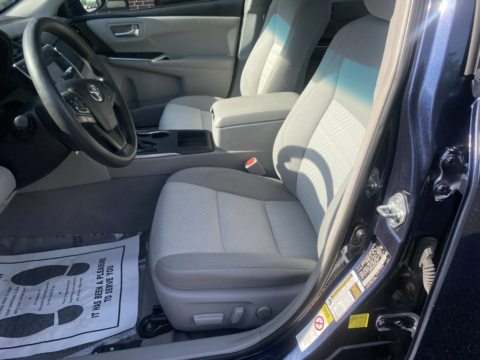 Used 2015 Blue Toyota LE image 10