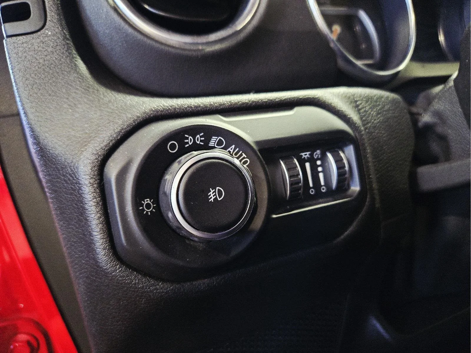 Used 2020 Firecracker Red Clearcoat Jeep Sahara image 18
