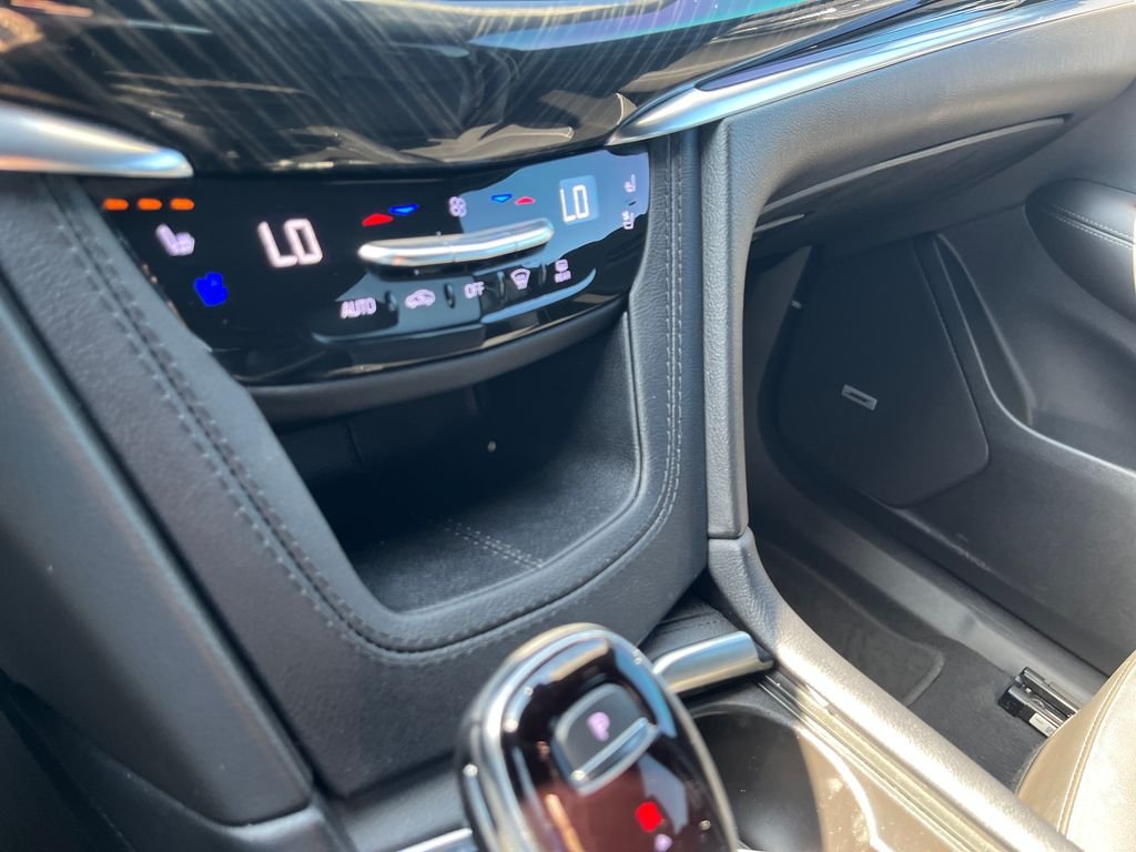 Used 2024 Silver Cadillac Premium Luxury image 20