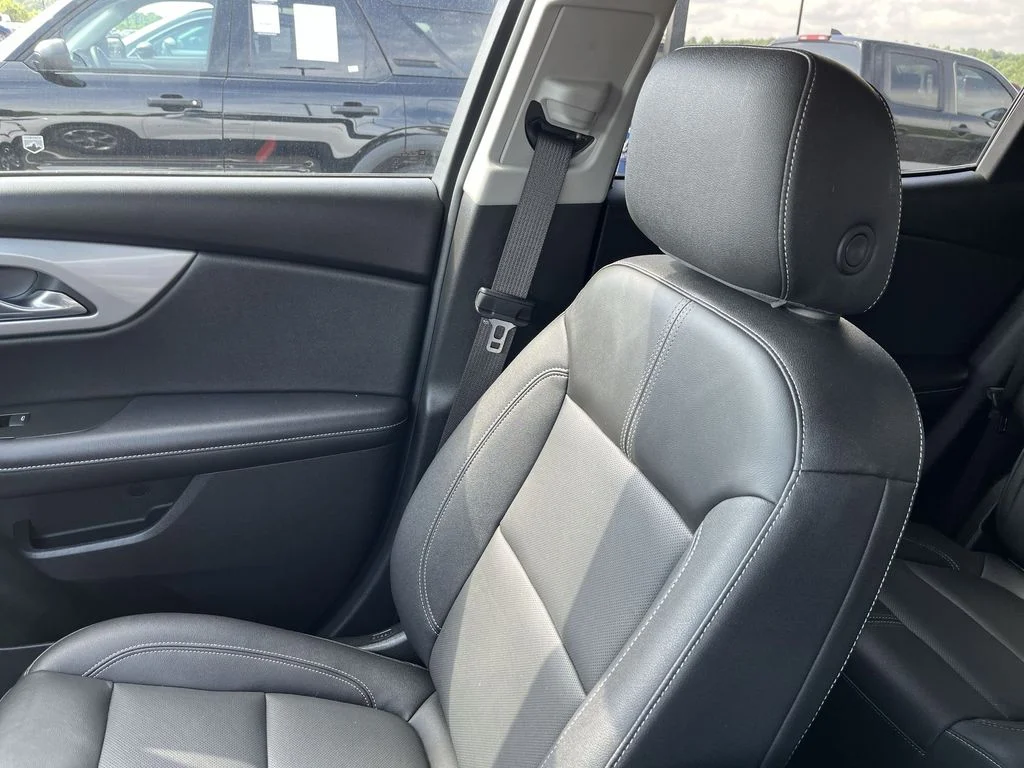 Used 2024 White Chevrolet LT image 22