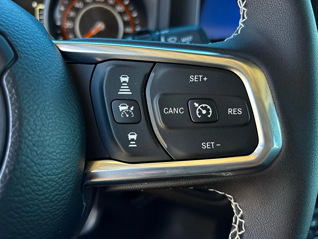 2025 Jeep Wrangler 4-Door Sahara - Photo 13