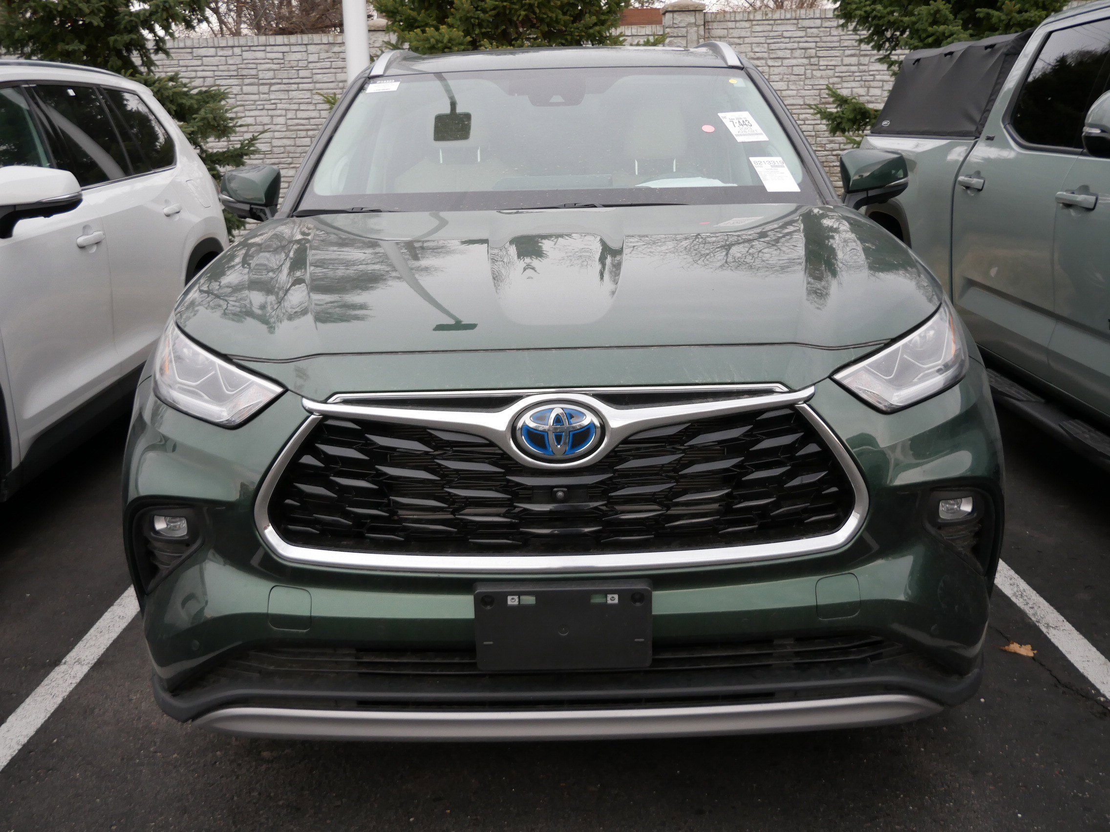 Used 2023 Toyota Highlander Platinum with VIN 5TDEBRCH2PS574662 for sale in Brooklyn Center, Minnesota
