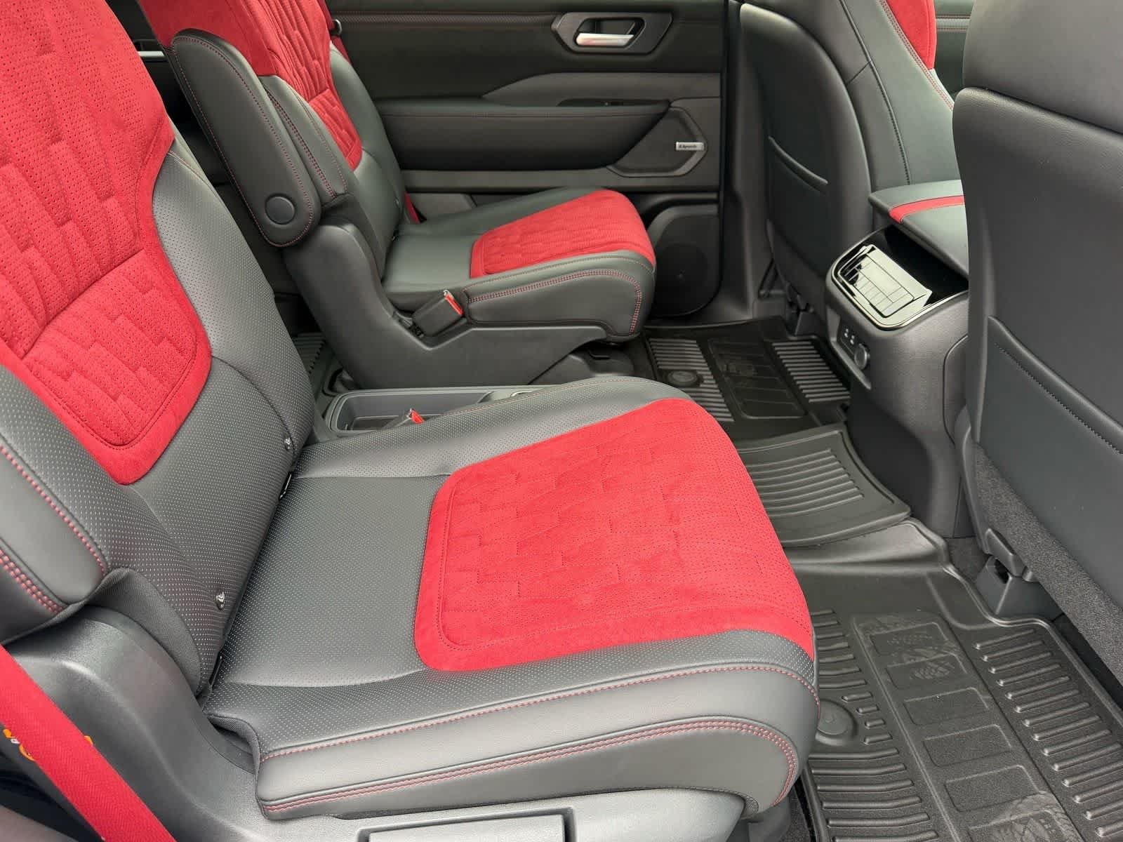 New 2026 Everest White TriCoat Nissan NISMO® image 17