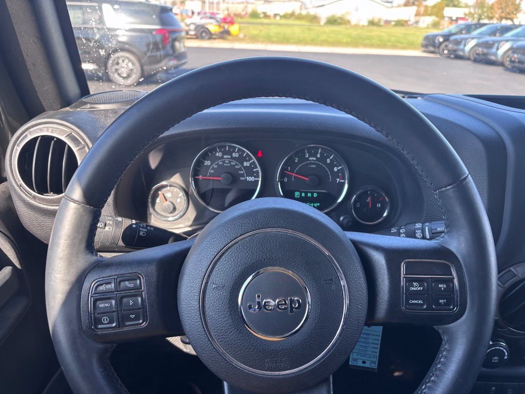 Used 2015 Tank Clearcoat Jeep Sport image 13