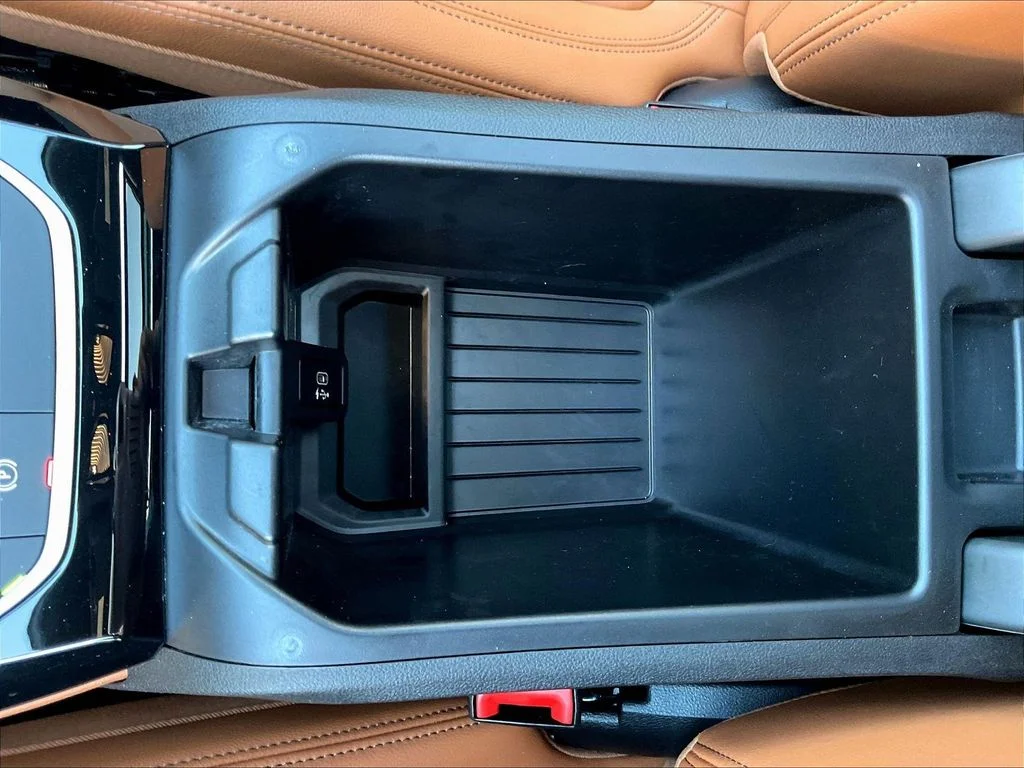 Used 2022  BMW xDrive30i image 15