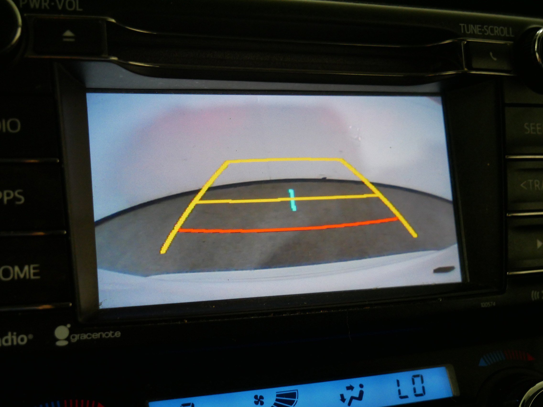 Used 2018 Super White Toyota XLE image 33