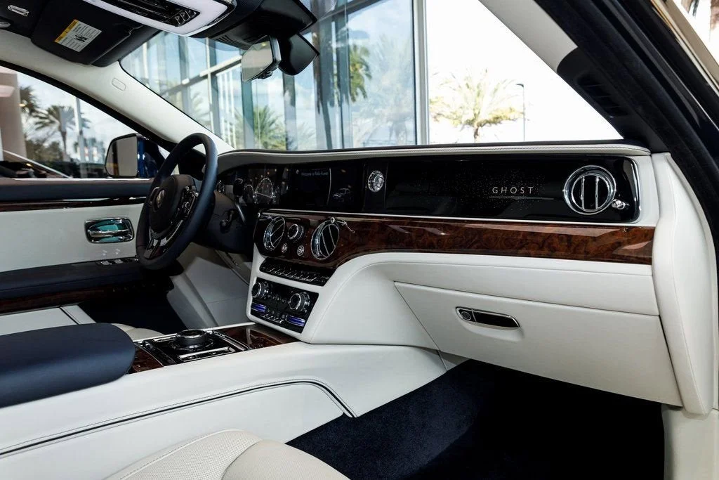 Used 2021 Midnight Sapphire Rolls-Royce  image 46