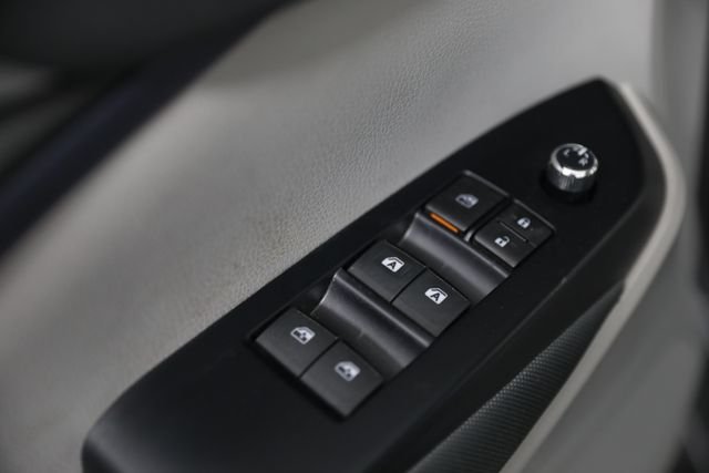 2019 Toyota Highlander LE - Photo 13