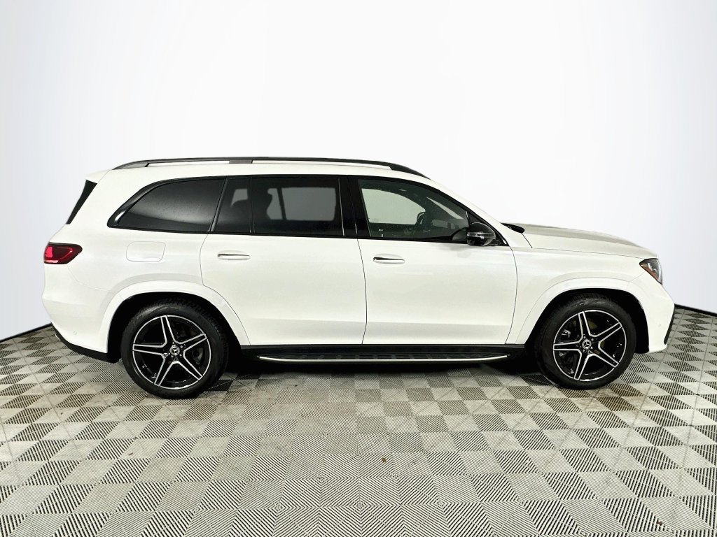 New 2027 MANUFAKTUR Moonlight White Metallic Mercedes-Benz GLS 450 image 8