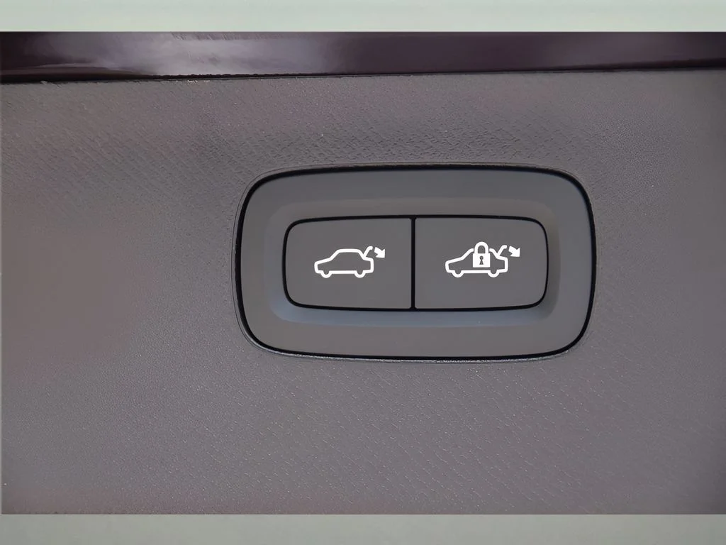 Used 2026 Mulberry Red Metallic Volvo Core image 26