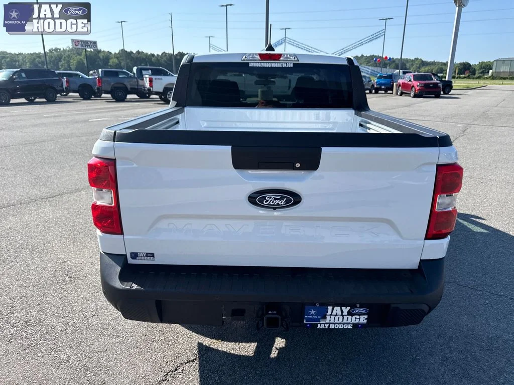 New 2026 Oxford White Ford XLT image 7
