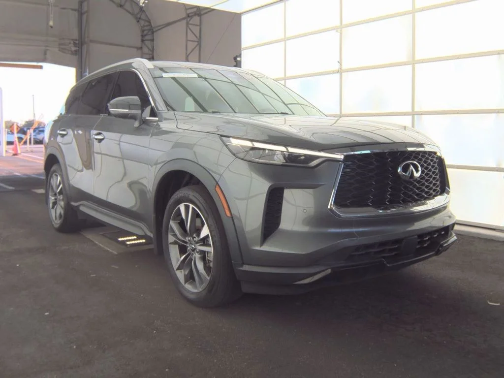 Certified Used 2024 Graphite Shadow INFINITI LUXE image 2
