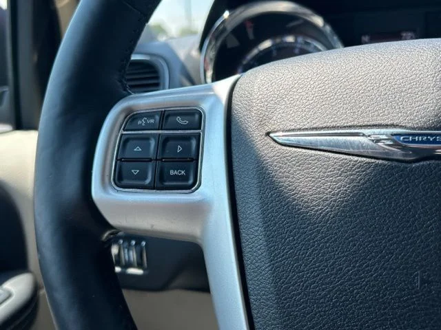 Used 2015 Red Chrysler Touring image 40